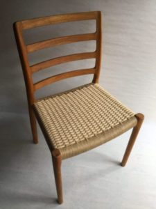 Niels O.Moller デザインした椅子（85チェア）のペーパーコードの張り替え事例