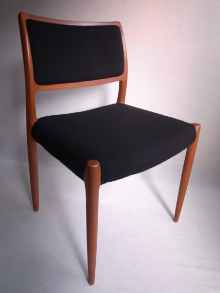＊ 80 Dinning Chair / J.L.Møllers Møbelfabrik（J.L.モラー社） / design : Niels O.Moller （ニルス O. モラー）