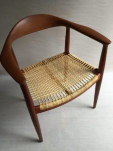 Hans J.Wegner 椅子（JH501） 籐の張り替え修理