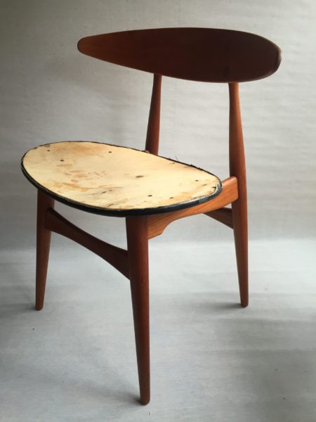 ＊ CH33 Chair / Carl Hansen & Son（カール・ハンセン＆サン社） / design : Hans J.Wegner（ハンス J.ウェグナー）