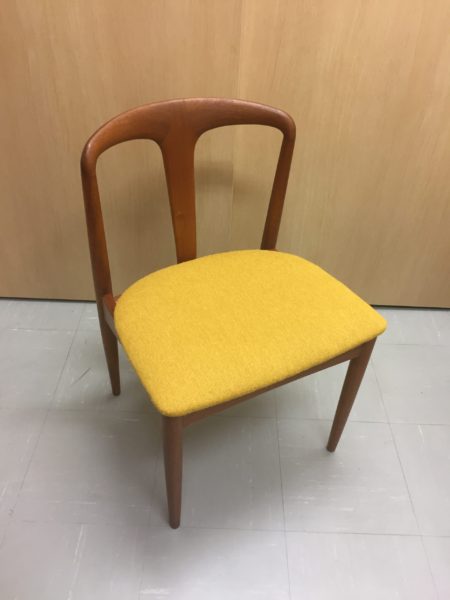 ＊ Juliane Chair / Uldum møbelfabrik（ウルダム モベルファブリック社）/ design : Johannes Andersen （ヨハネス・アンダーセン）