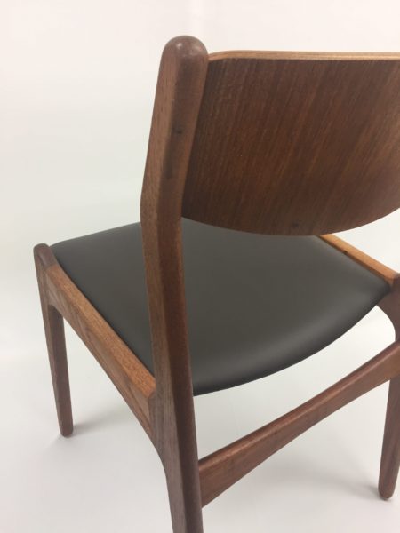 ＊ Dinning Chair / Farso Stolefabrik（ファルソーストールファブリック社） / desing : Poul Erik Jorgensen （ポール エリック・ヨルゲンセン）