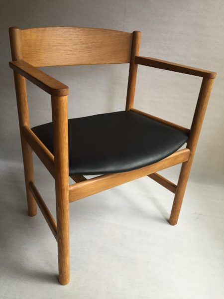 ＊ Dinning Chair / FREDERICIA（フレデリシア社） / design : Borge Mogensen （ボーエ・モーエンセン）